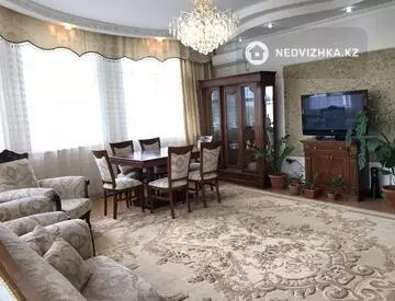 3-комнатная квартира, этаж 7 из 10, 95 м², На длительный срок