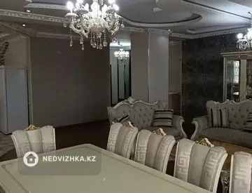 3-комнатная квартира, этаж 18 из 18, 138 м², На длительный срок