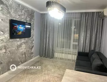 2-комнатная квартира, этаж 2 из 12, 45 м², Посуточно