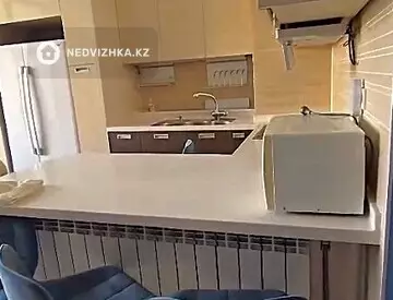 2-комнатная квартира, этаж 4 из 18, 68 м², На длительный срок