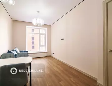 2-комнатная квартира, этаж 4 из 12, 38 м²
