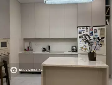 3-комнатная квартира, этаж 9 из 9, 95 м²