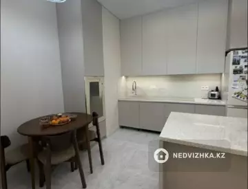 3-комнатная квартира, этаж 9 из 9, 95 м²