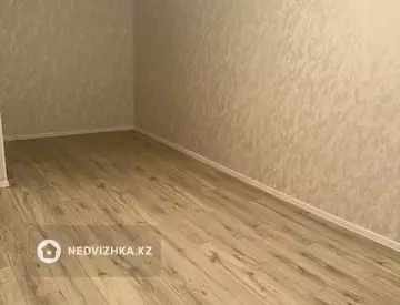 1-комнатная квартира, этаж 4 из 5, 37 м²