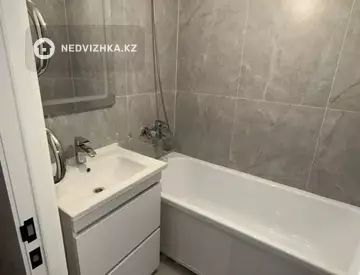 1-комнатная квартира, этаж 4 из 5, 37 м²