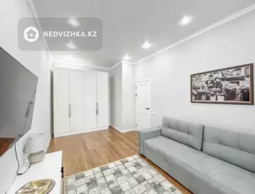1-комнатная квартира, этаж 1 из 10, 37 м²
