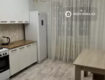 1-комнатная квартира, этаж 3 из 5, 38 м²