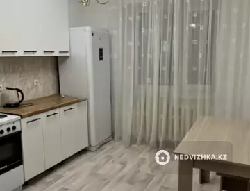 1-комнатная квартира, этаж 3 из 5, 38 м²