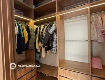 2-комнатная квартира, этаж 9 из 9, 63 м²