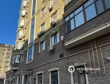 2-комнатная квартира, этаж 2 из 9, 75 м², На длительный срок