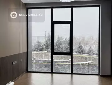 5-комнатная квартира, этаж 1 из 3, 280 м²