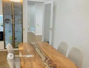 4-комнатная квартира, этаж 17 из 17, 132 м²