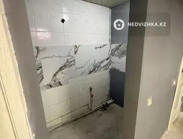 Помещение, этаж 1 из 5, В жилом доме, 65 м²