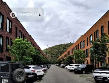 4-комнатная квартира, этаж 3 из 3, 146 м²