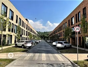 3-комнатная квартира, этаж 1 из 3, 100 м²