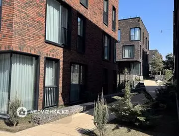 3-комнатная квартира, этаж 1 из 3, 100 м²