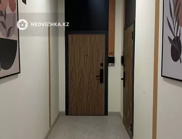 2-комнатная квартира, этаж 3 из 12, 62 м², На длительный срок