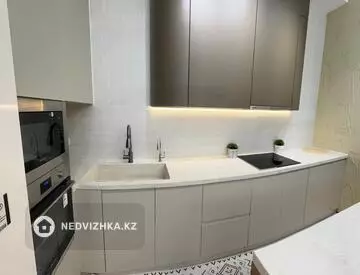6-комнатная квартира, этаж 1 из 3, 280 м²