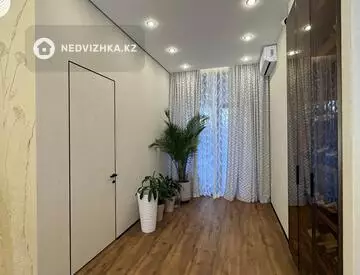 6-комнатная квартира, этаж 1 из 3, 280 м²