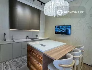 6-комнатная квартира, этаж 1 из 3, 280 м²