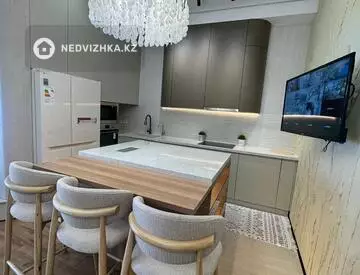 6-комнатная квартира, этаж 1 из 3, 280 м²