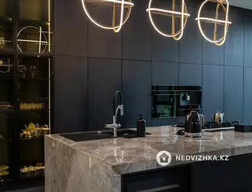 6-комнатная квартира, этаж 1 из 3, 650 м²