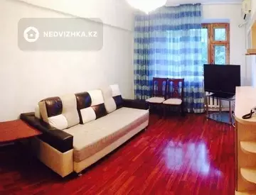 2-комнатная квартира, этаж 2 из 5, 54 м², На длительный срок