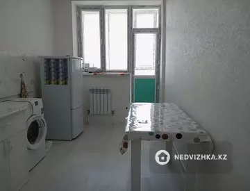 1-комнатная квартира, этаж 2 из 10, 37 м²