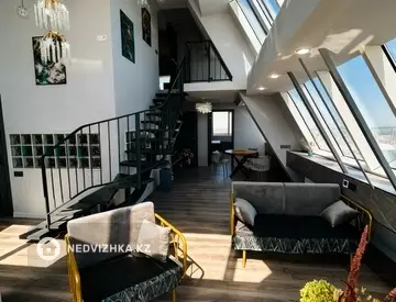 6-комнатная квартира, этаж 32 из 32, 240 м²