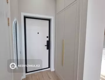 2-комнатная квартира, этаж 9 из 18, 45 м²