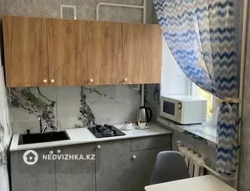 2-комнатная квартира, этаж 3 из 4, 58 м², Посуточно