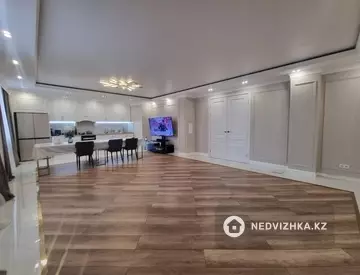 4-комнатная квартира, этаж 13 из 16, 166 м²