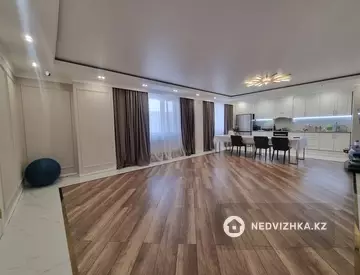 4-комнатная квартира, этаж 13 из 16, 166 м²