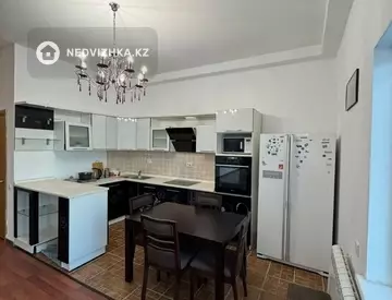 3-комнатная квартира, этаж 3 из 30, 133 м²