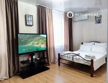 1-комнатная квартира, этаж 3 из 10, 50 м², Посуточно