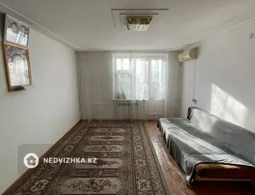 1-комнатная квартира, этаж 4 из 5, 60 м², На длительный срок