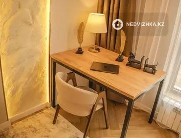 2-комнатная квартира, этаж 12 из 12, 76 м², По часам