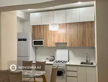 2-комнатная квартира, этаж 2 из 4, 60 м², На длительный срок