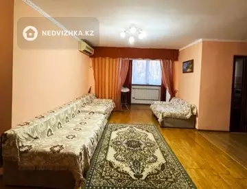 4-комнатная квартира, этаж 1 из 5, 115 м², На длительный срок