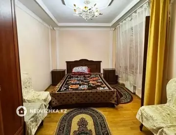 4-комнатная квартира, этаж 1 из 5, 115 м², На длительный срок