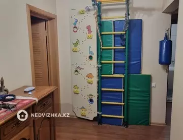 5-комнатная квартира, этаж 1 из 9, 123 м²