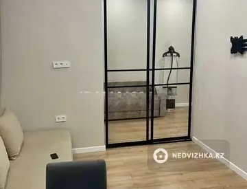 2-комнатная квартира, этаж 9 из 10, 40 м²