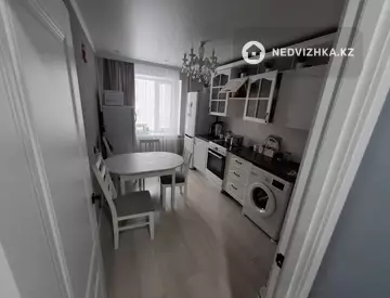 2-комнатная квартира, этаж 3 из 6, 60 м²