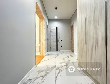 3-комнатная квартира, этаж 12 из 13, 82 м²