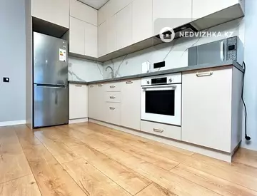 3-комнатная квартира, этаж 12 из 13, 82 м²
