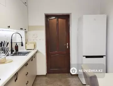 3-комнатная квартира, этаж 2 из 3, 83 м²