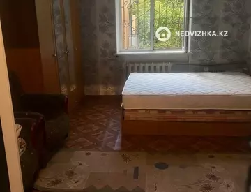 3-комнатная квартира, этаж 3 из 3, 74 м², На длительный срок