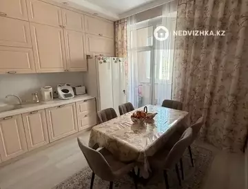 4-комнатная квартира, этаж 11 из 18, 117 м²