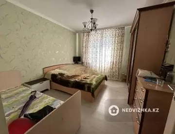 3-комнатная квартира, этаж 3 из 6, 80 м²