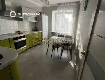 3-комнатная квартира, этаж 8 из 12, 76 м²